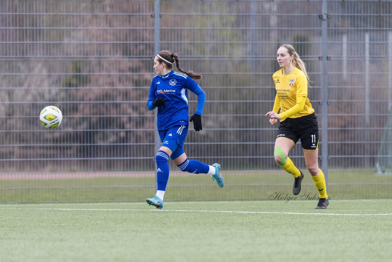 Bild 322 - F SSC Hagen Ahrensburg - SV Frisia Risum-Lindholm : Ergebnis: 1:2